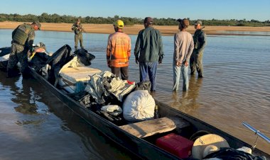 Polícia Ambiental apreende redes, embarcações e pescado irregular e prende três por pesca predatória