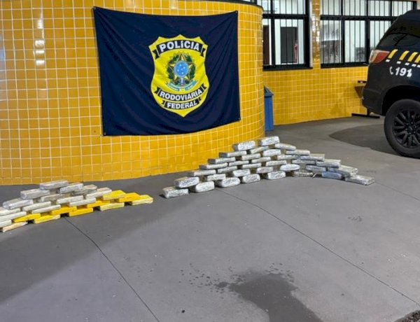 PRF apreende quase 66 kg de drogas na BR-070 em Barra do Garças
