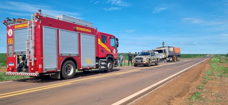 Incêndio atinge carreta na MT-326 e mobiliza Polícia Militar e Corpo de Bombeiros em Canarana