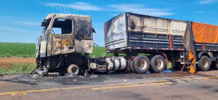 Incêndio atinge carreta na MT-326 e mobiliza Polícia Militar e Corpo de Bombeiros em Canarana