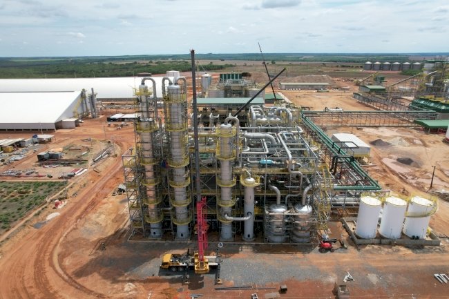 Marco histórico no Araguaia: autorizada pela ANP, usina Alvorada Bioenergia inicia novo ciclo industrial em Canarana