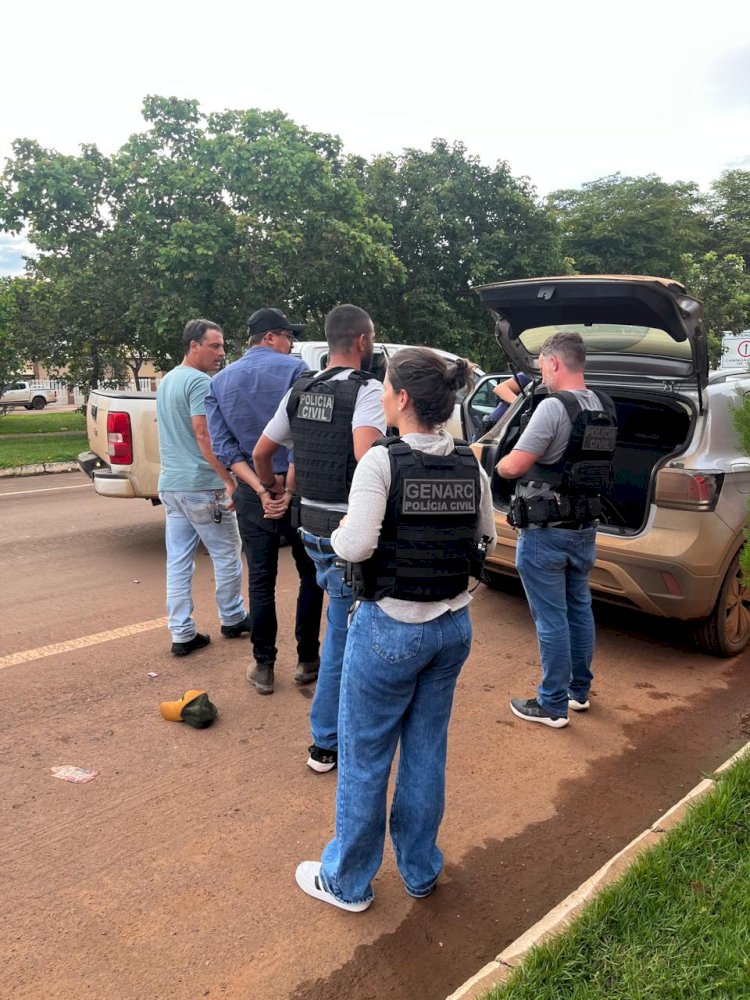 POLÍCIA CIVIL DE GOIÁS PRENDE DUPLA EM CANARANA COM GRANADA E PISTOLA 9 MM