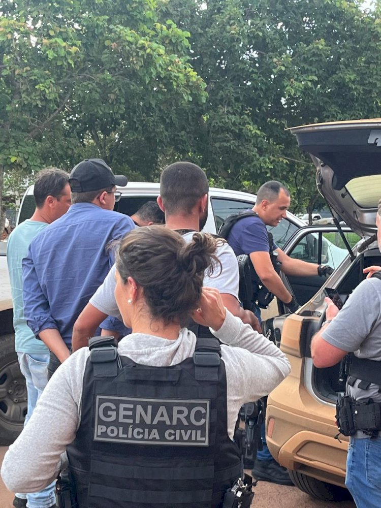 POLÍCIA CIVIL DE GOIÁS PRENDE DUPLA EM CANARANA COM GRANADA E PISTOLA 9 MM