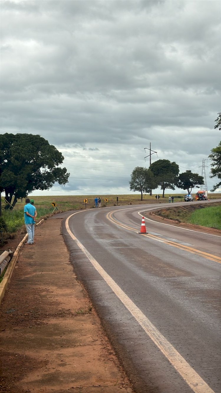 Ônibus tomba na BR-158 entre Barra do Garças e Nova Xavantina e deixa dois mortos e seis feridos