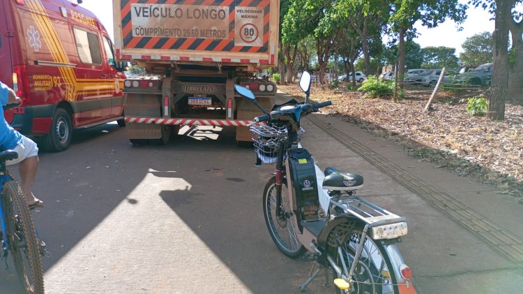 Acidente entre bicicleta elétrica e caminhão deixa mãe e bebê feridos em Canarana