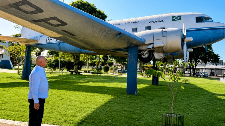“SE EU PUDESSE, EU LEVARIA”: AVIÃO NA PRAÇA DE CANARANA DESPERTA EMOÇÃO E LEMBRANÇAS DE QUASE 50 ANOS