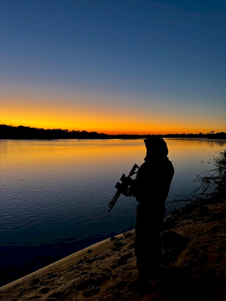 Polícia Ambiental apreende redes, embarcações e pescado irregular e prende três por pesca predatória