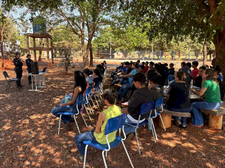 Polícia Militar realiza palestras sobre prevenção à violência contra a mulher em escolas de Canarana